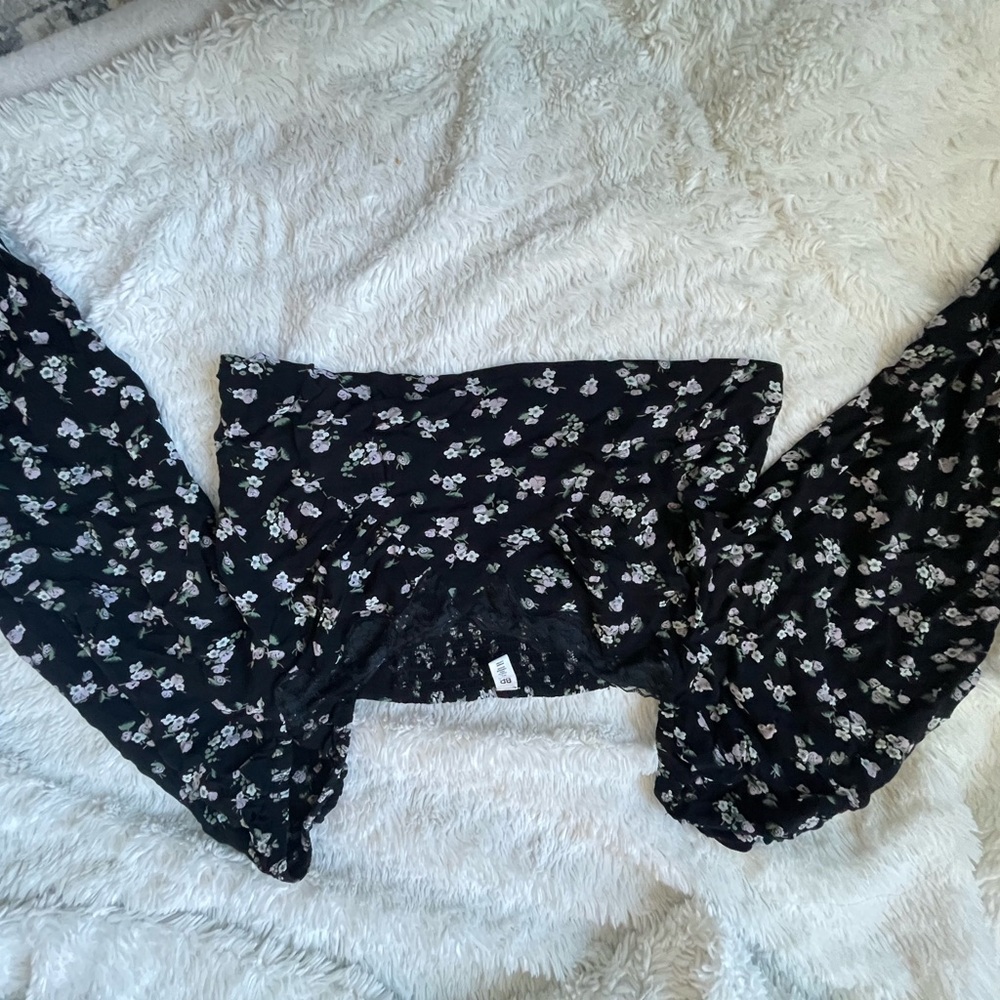 BP. Womens Black Floral Smocked Cropped Blouse Size XL  new - Picture 5 of 6